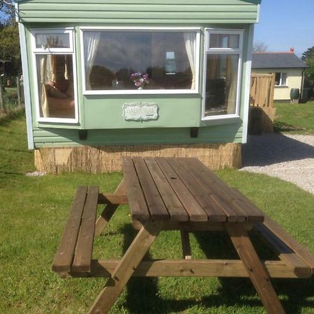 Luxury Mobile Home Near Perranporth Situated On A Quiet Farm Truro Exterior foto