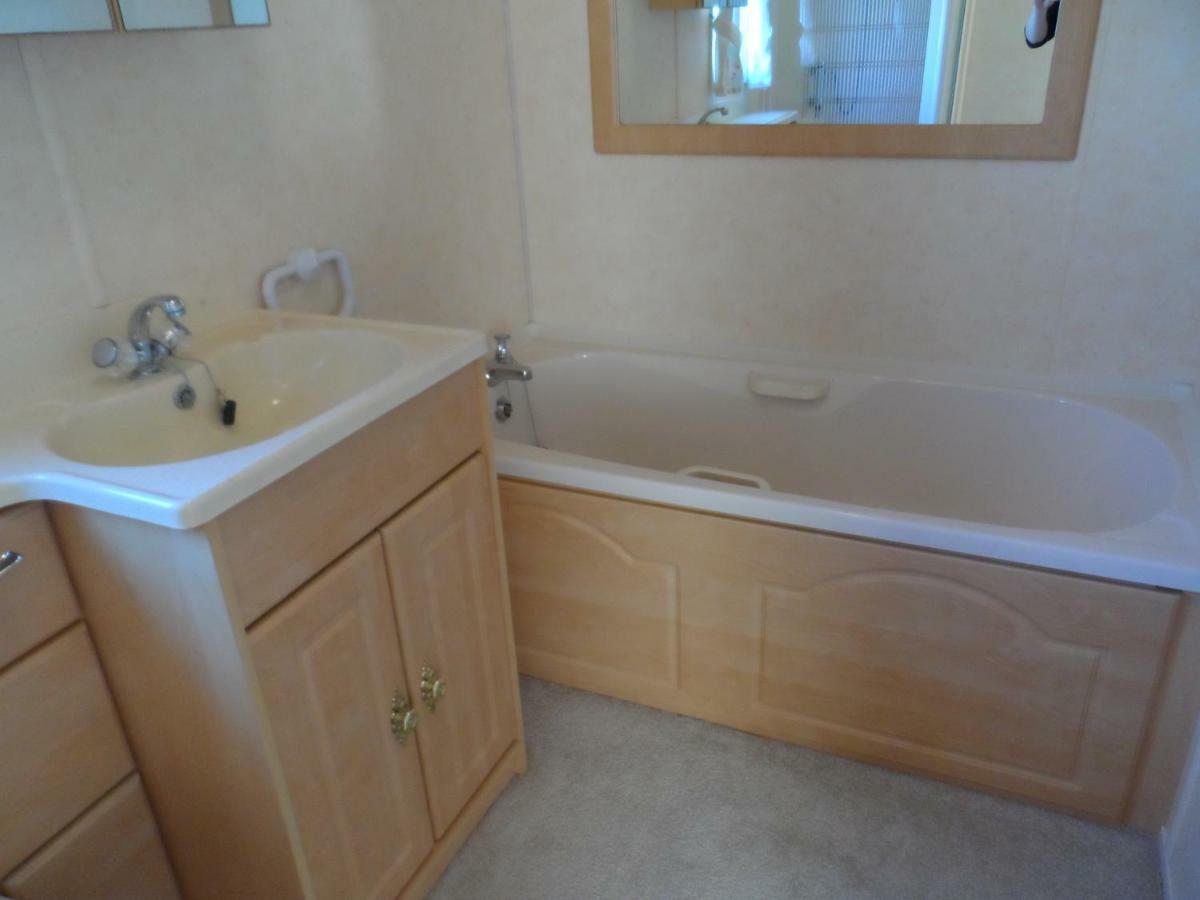 Luxury Mobile Home Near Perranporth Situated On A Quiet Farm Truro Exterior foto