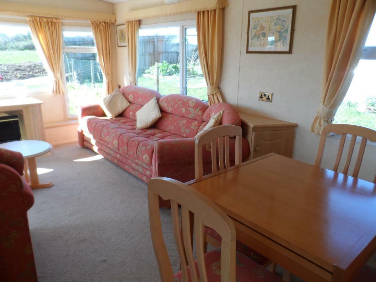 Luxury Mobile Home Near Perranporth Situated On A Quiet Farm Truro Exterior foto